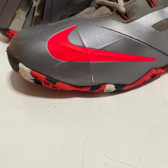 Size 13 - Nike LeBron 11 Elite team 2014