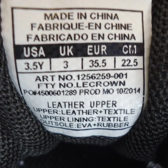 SIZE 3.5 Y. UNDER ARMOUR kid's running training sneakers shoes.