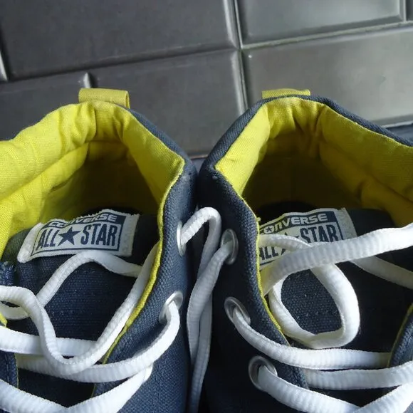 SIZE 5.5. Converse All Stars high top sneakers shoes.