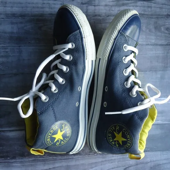 SIZE 5.5. Converse All Stars high top sneakers shoes.