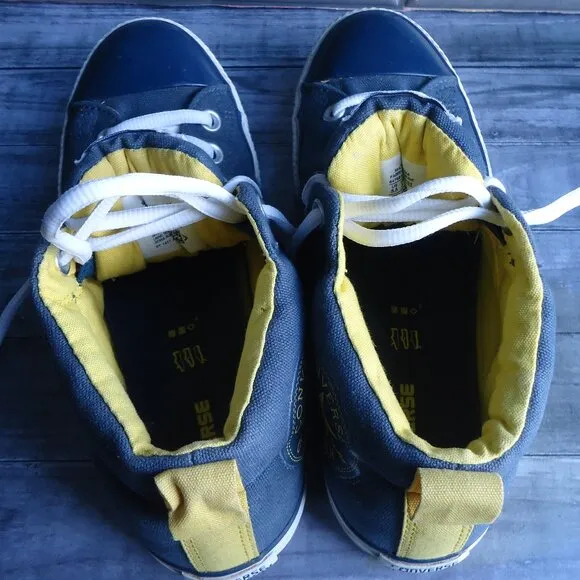 SIZE 5.5. Converse All Stars high top sneakers shoes.