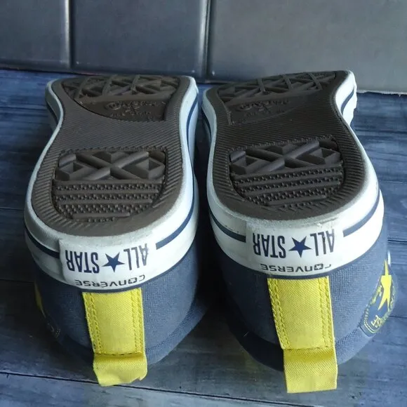 SIZE 5.5. Converse All Stars high top sneakers shoes.