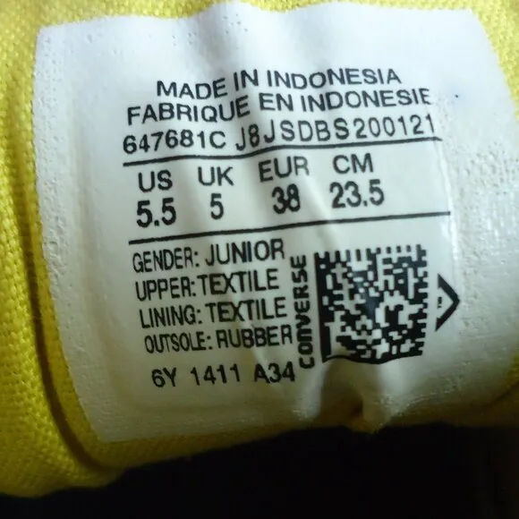 SIZE 5.5. Converse All Stars high top sneakers shoes.