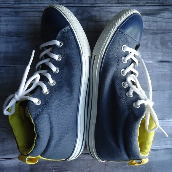 SIZE 5.5. Converse All Stars high top sneakers shoes.