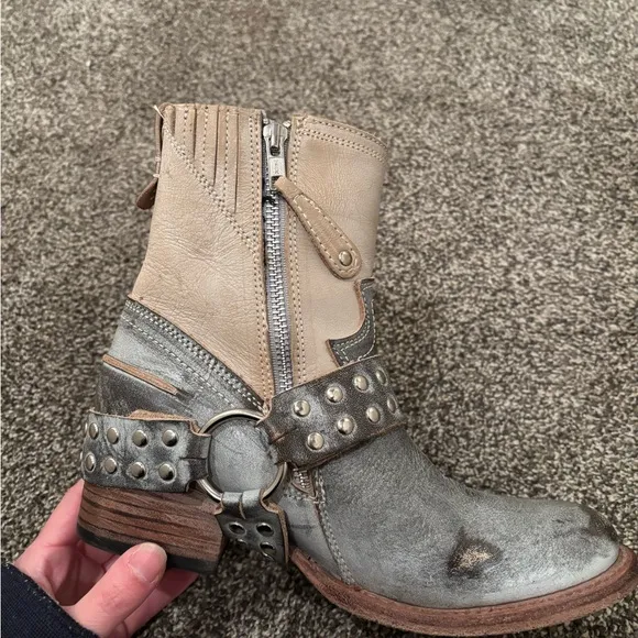 Size 6 freebird Ramones