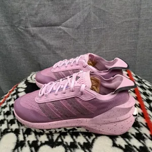 Size 9 Adidas Women's Sneakers Avryn Running Shoes Purple/Pink