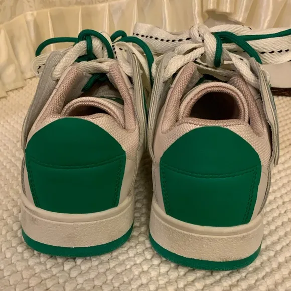 SKATE SHOES