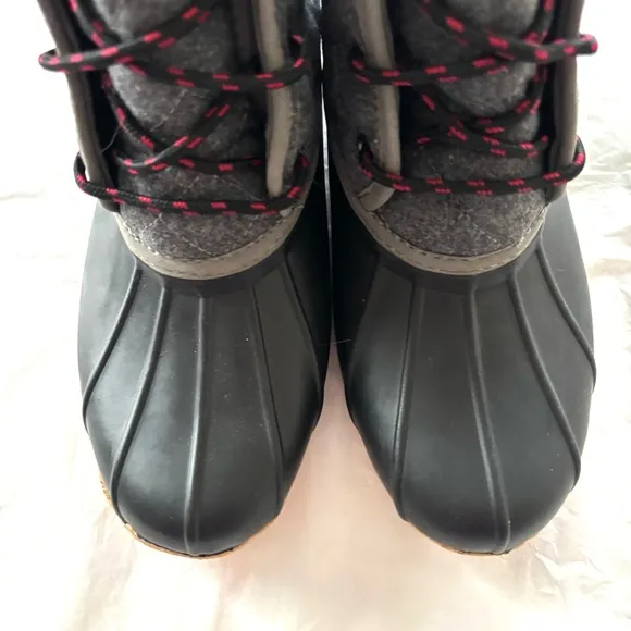 Skechers Arch Fit Pond Lil Puddles Boots Black Gray SZ 6 Y NWOT