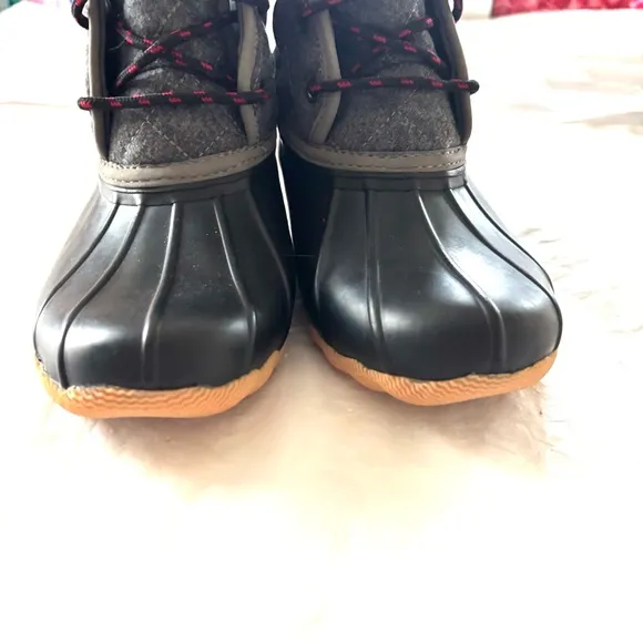 Skechers Arch Fit Pond Lil Puddles Boots Black Gray SZ 6 Y NWOT
