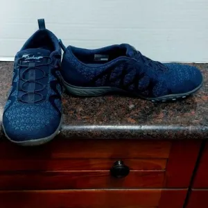 Sketchers &quot;Breathe Easy&quot; Step in Comfort Shoes...EUC...Size 8.5