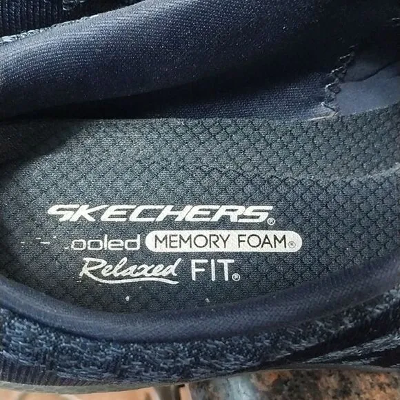 Sketchers &quot;Breathe Easy&quot; Step in Comfort Shoes...EUC...Size 8.5