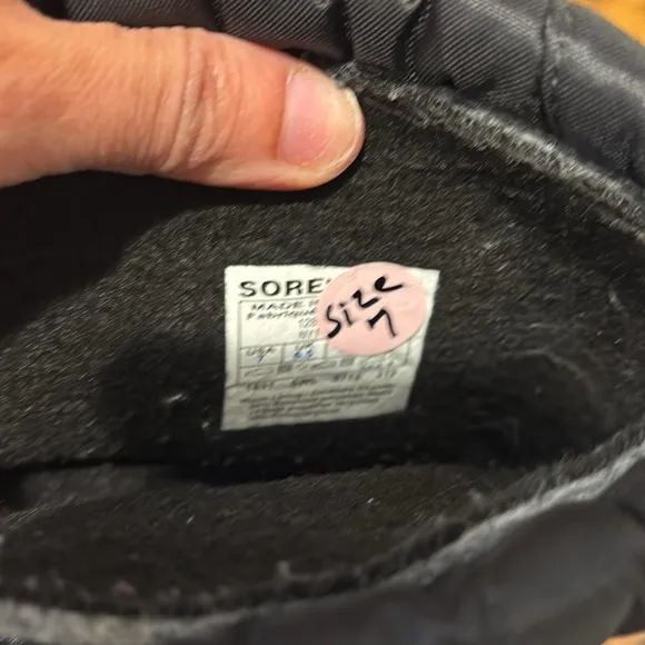 Sorel Black Insulated Snow Boots men size 7 flawed