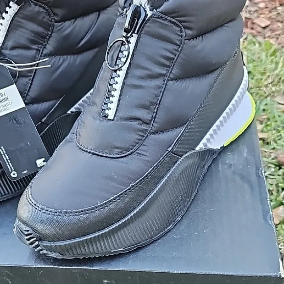 Sorel Black Insulated Waterproof Boots