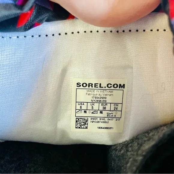 Sorel Black, Pink, and Purple Snow Boots Size 6 NWT
