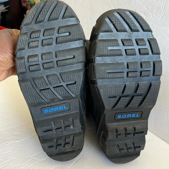 Sorel  Blue/ black Insulated Snow Boot  Youth Size 5