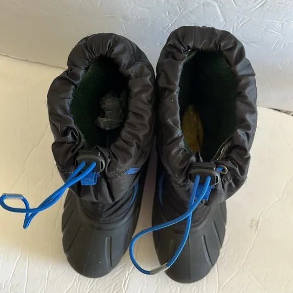 Sorel  Blue/ black Insulated Snow Boot  Youth Size 5