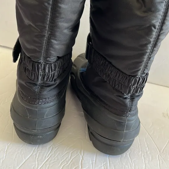 Sorel  Blue/ black Insulated Snow Boot  Youth Size 5