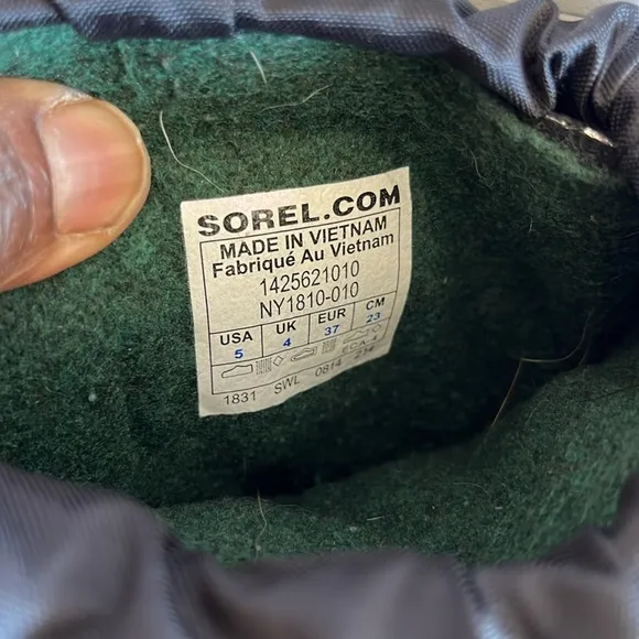 Sorel  Blue/ black Insulated Snow Boot  Youth Size 5