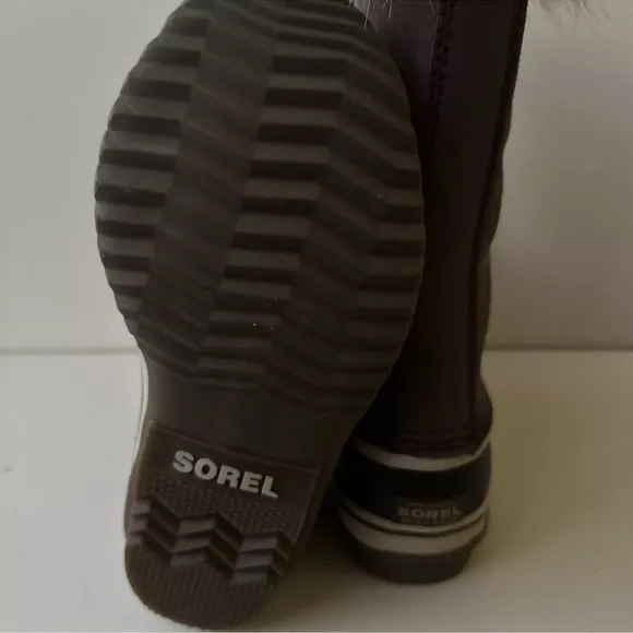 Sorel Boots  Joan Of Arctic Hand Crafted Waterproof purple Suede Women's size 4