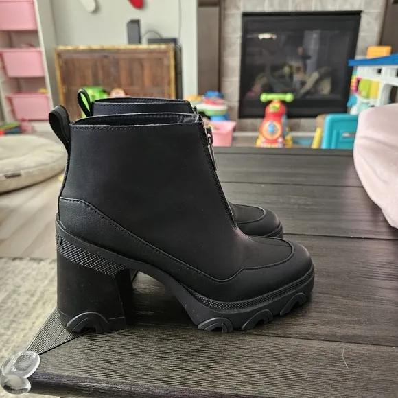 Sorel Brex Heel Zip Bootie