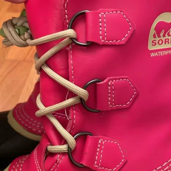 SOREL Caribou Waterproof Insulated Winter Boots. Kid’s Size 3. Pink/Black. EUC