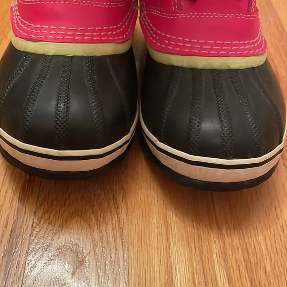 SOREL Caribou Waterproof Insulated Winter Boots. Kid’s Size 3. Pink/Black. EUC