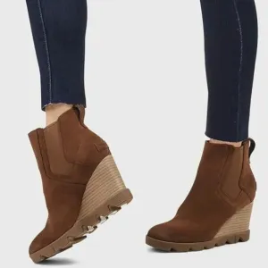 Sorel Chelsea Women's Tan Wedge Suede Bootie with Stacked Heel Size 7 1/2