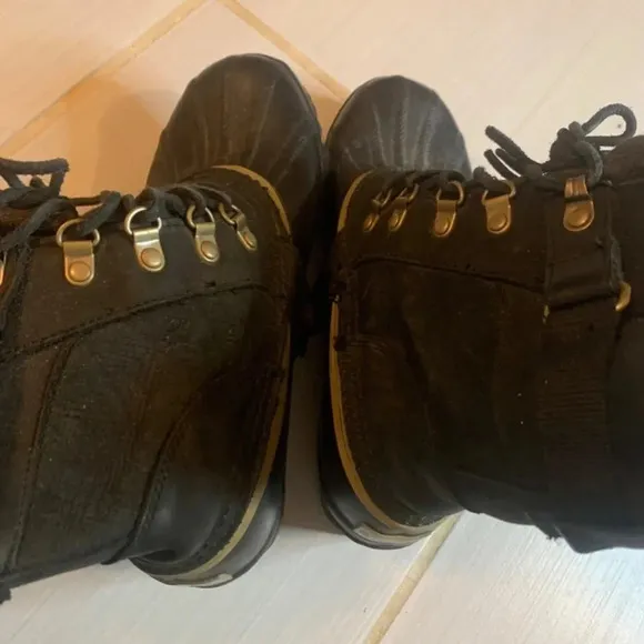 Sorel Conquest Carly Short Leather Winter Boots 7
