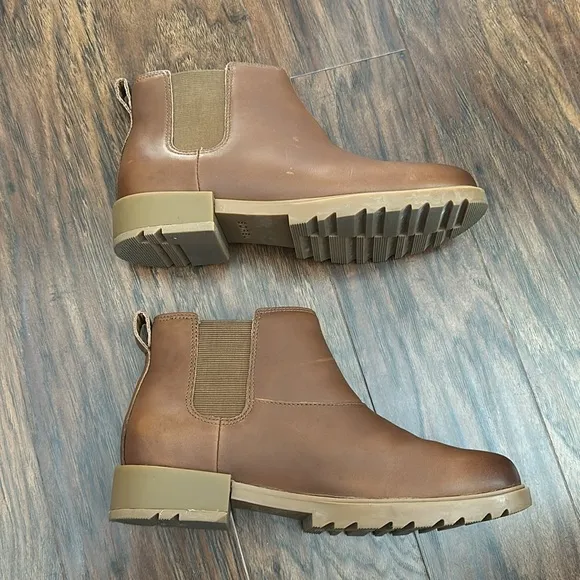 Sorel Emelie Chelsea boots