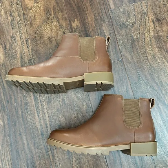 Sorel Emelie Chelsea boots