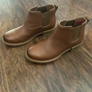 Sorel Emelie Chelsea boots