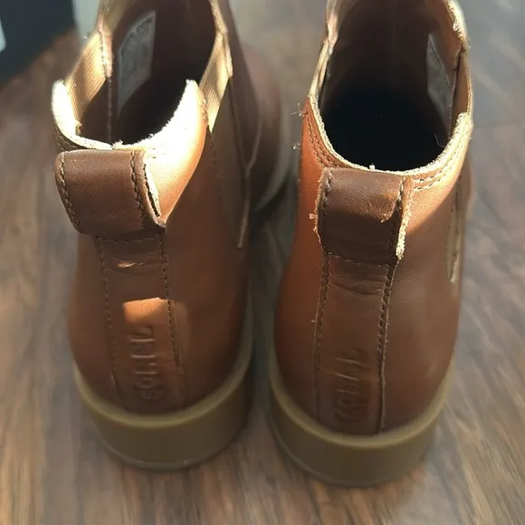 Sorel Emelie Chelsea boots