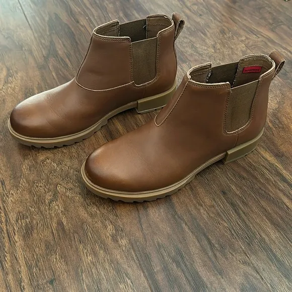 Sorel Emelie Chelsea boots