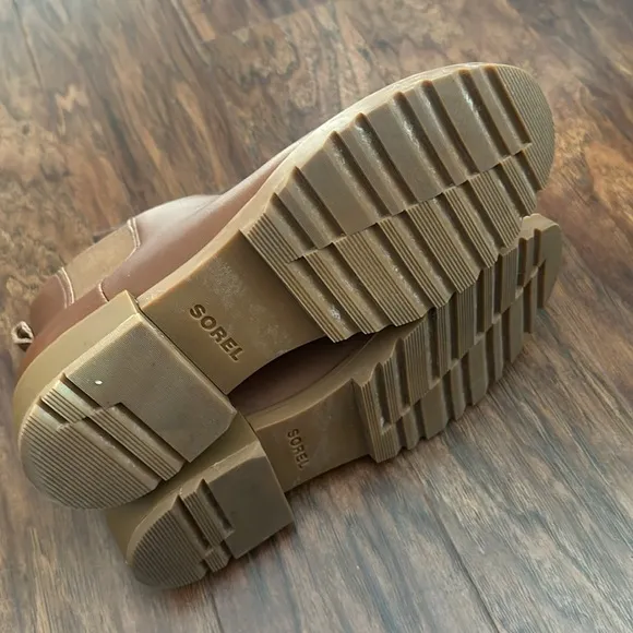 Sorel Emelie Chelsea boots