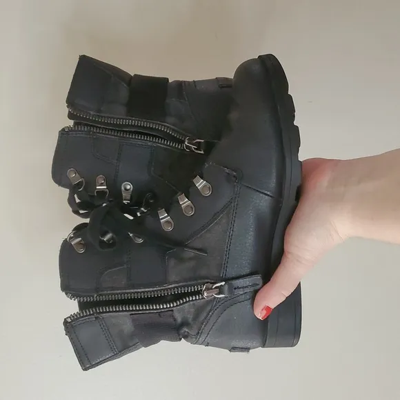 Sorel Emelie Conquest Girls Black Leather Waterproof Boots Size 5 Snow Winter