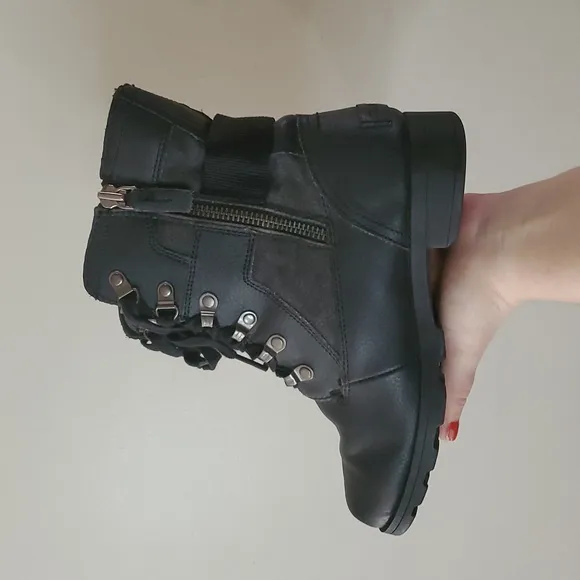 Sorel Emelie Conquest Girls Black Leather Waterproof Boots Size 5 Snow Winter