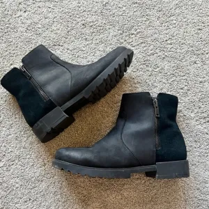 Sorel Emelie II Boots Women's 8.5 Black Leather Zip-Up Waterproof NL4328-010