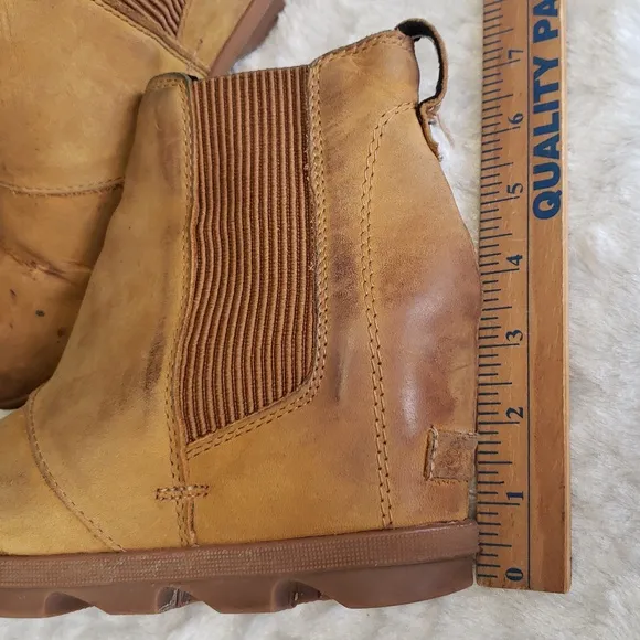 Sorel Evie II Chelsea Waterproof Tan Leather Boots Women's Size 9.5.