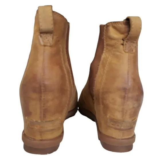 Sorel Evie II Chelsea Waterproof Tan Leather Boots Women's Size 9.5.