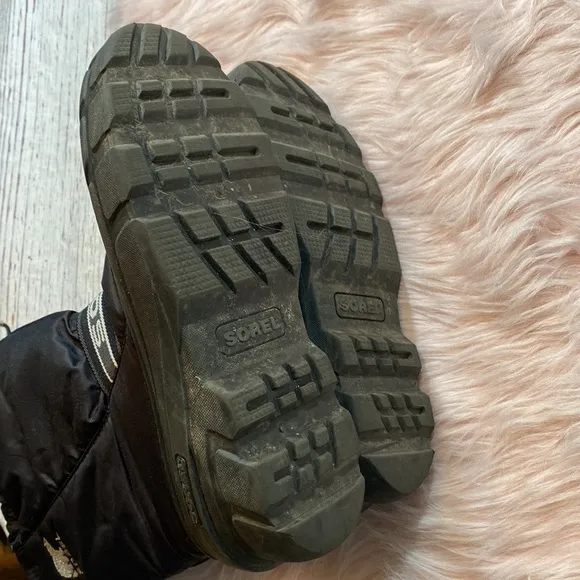 Sorel Insulated Youth Cub Black Snow Boots sz 7