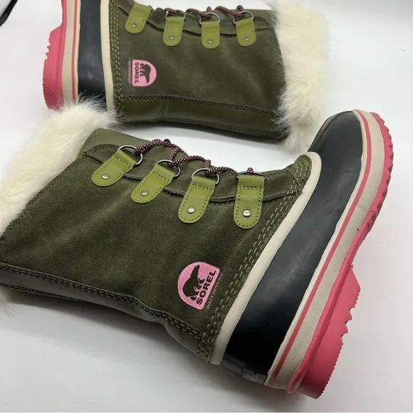 Sorel Joan of Arc Waterproof Winter Snow Boots with Lining and Fur Detail