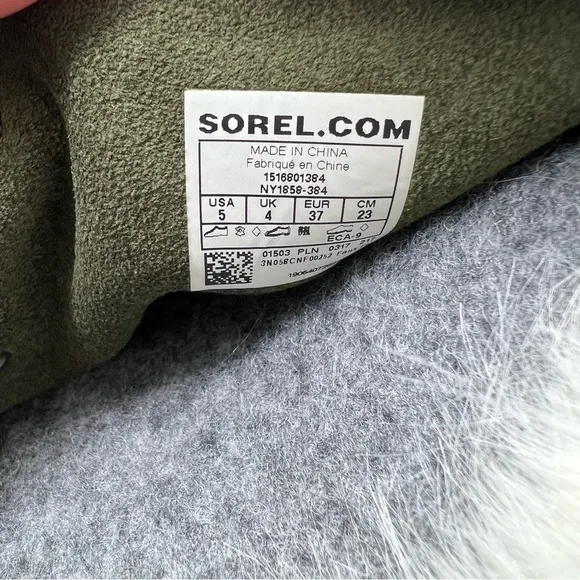 Sorel Joan of Arc Waterproof Winter Snow Boots with Lining and Fur Detail