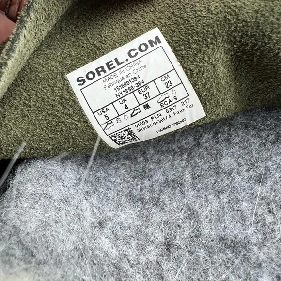 Sorel Joan of Arc Waterproof Winter Snow Boots with Lining and Fur Detail