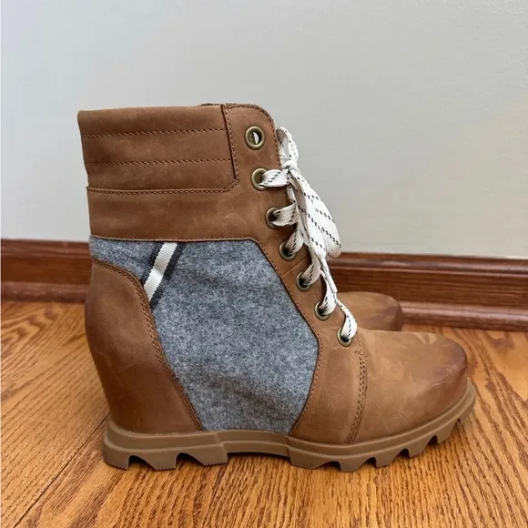 Sorel Joan of Arctic Lexie Wedge III Boots Womens 9