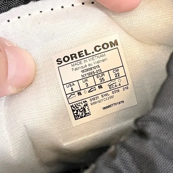 Sorel Kids Children Youth Black Lined Insulated Snow Winter Boots Size 4 NWT