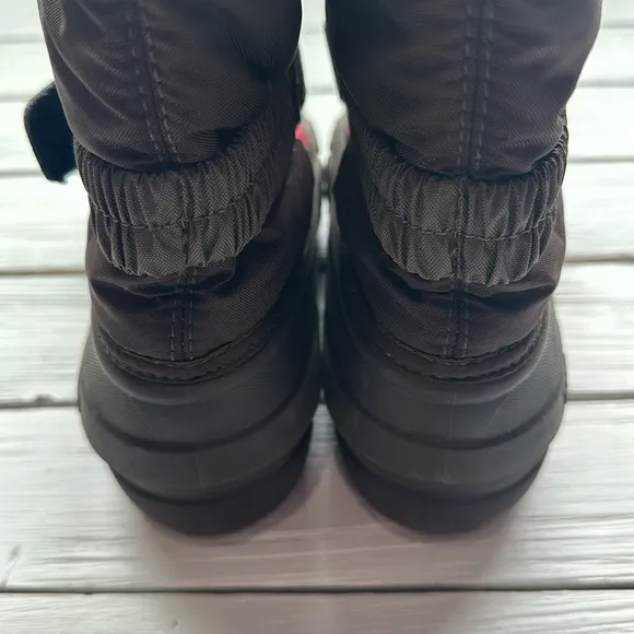 Sorel Kids Flurry Snow Boot Brown Red size 2