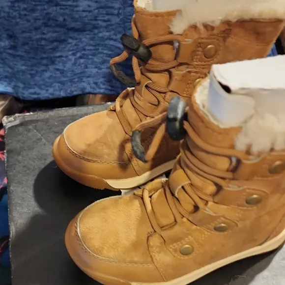 Sorel Kids Waterproof Tan Boots Size 10