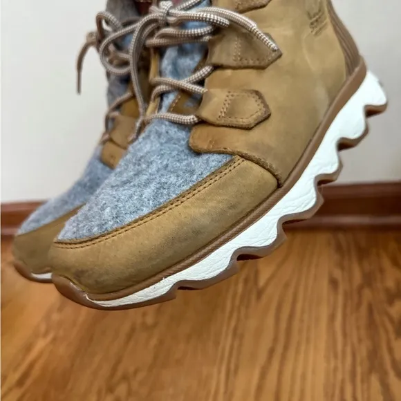 Sorel Kinetic Caribou Waterproof Boots Womens 8.5
