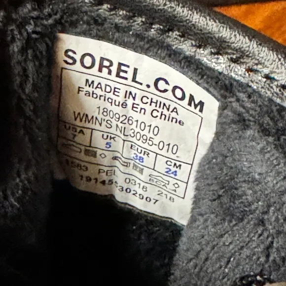 Sorel Kinetic Short Women’s Sz. 7 Lace Up Ankle Boots Waterproof Insulated Black