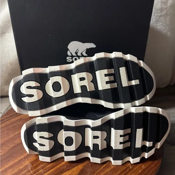 Sorel Kinetic Short Women’s Sz. 7 Lace Up Ankle Boots Waterproof Insulated Black